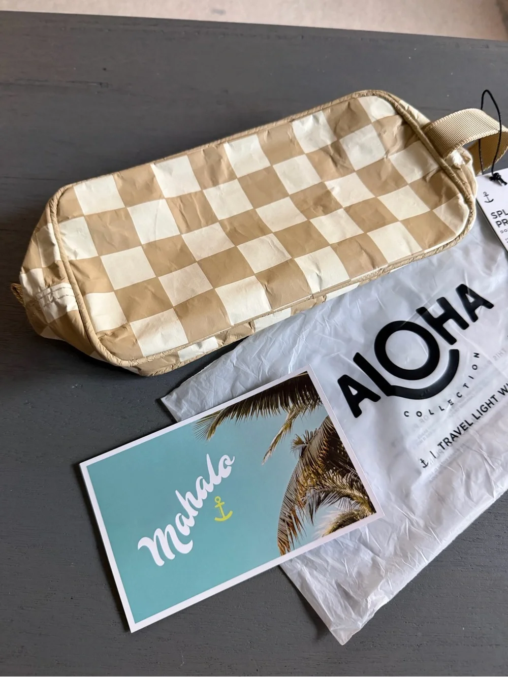 ALOHA COLLECTION CHECKMATE DOPP KIT CREME/DUNE